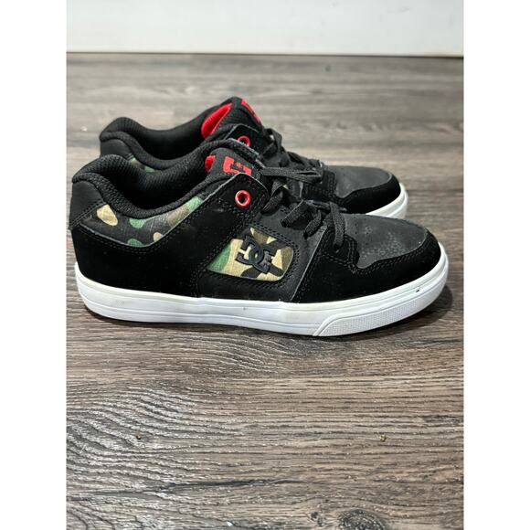 DC Manteca 4 Youth Skate Shoes – Size 1 – Black Camo Red | Great Condition - Picture 4 of 5